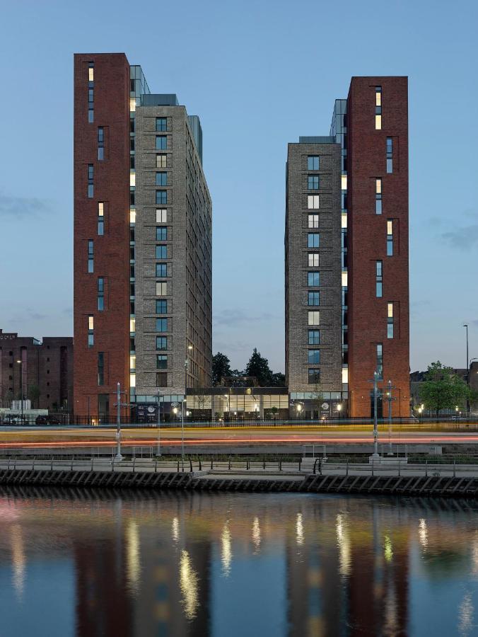 Trafford Suite Modern 1 Bed With Cinema Room Манчестър Екстериор снимка