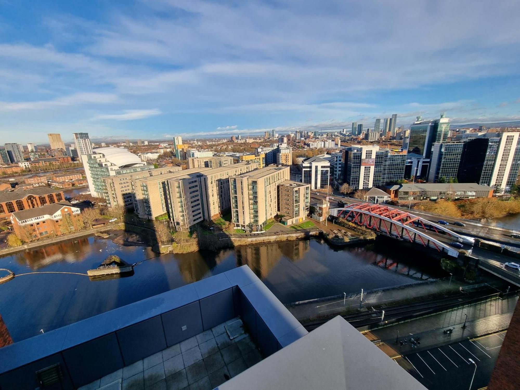 Trafford Suite Modern 1 Bed With Cinema Room Манчестър Екстериор снимка